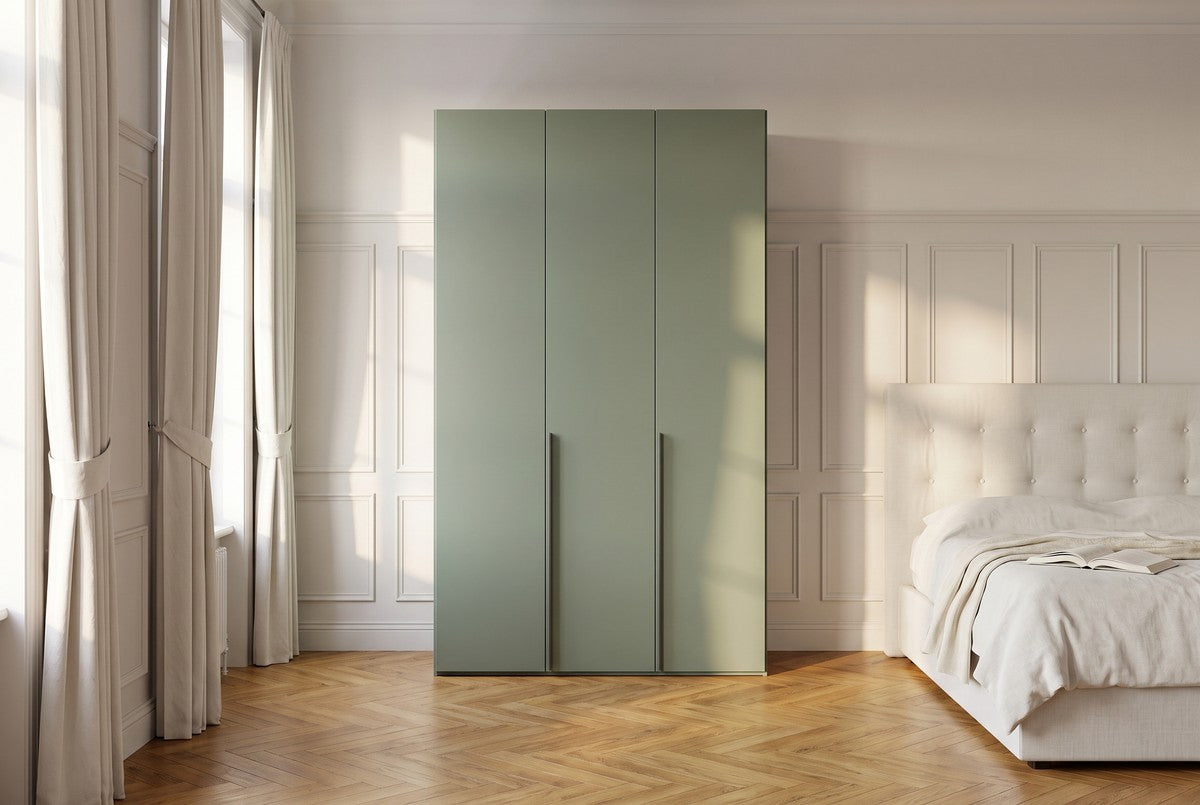 Libeccio-kledingkast in Matlak · Muschio in een lichte slaapkamer (AI-sfeerbeeld)