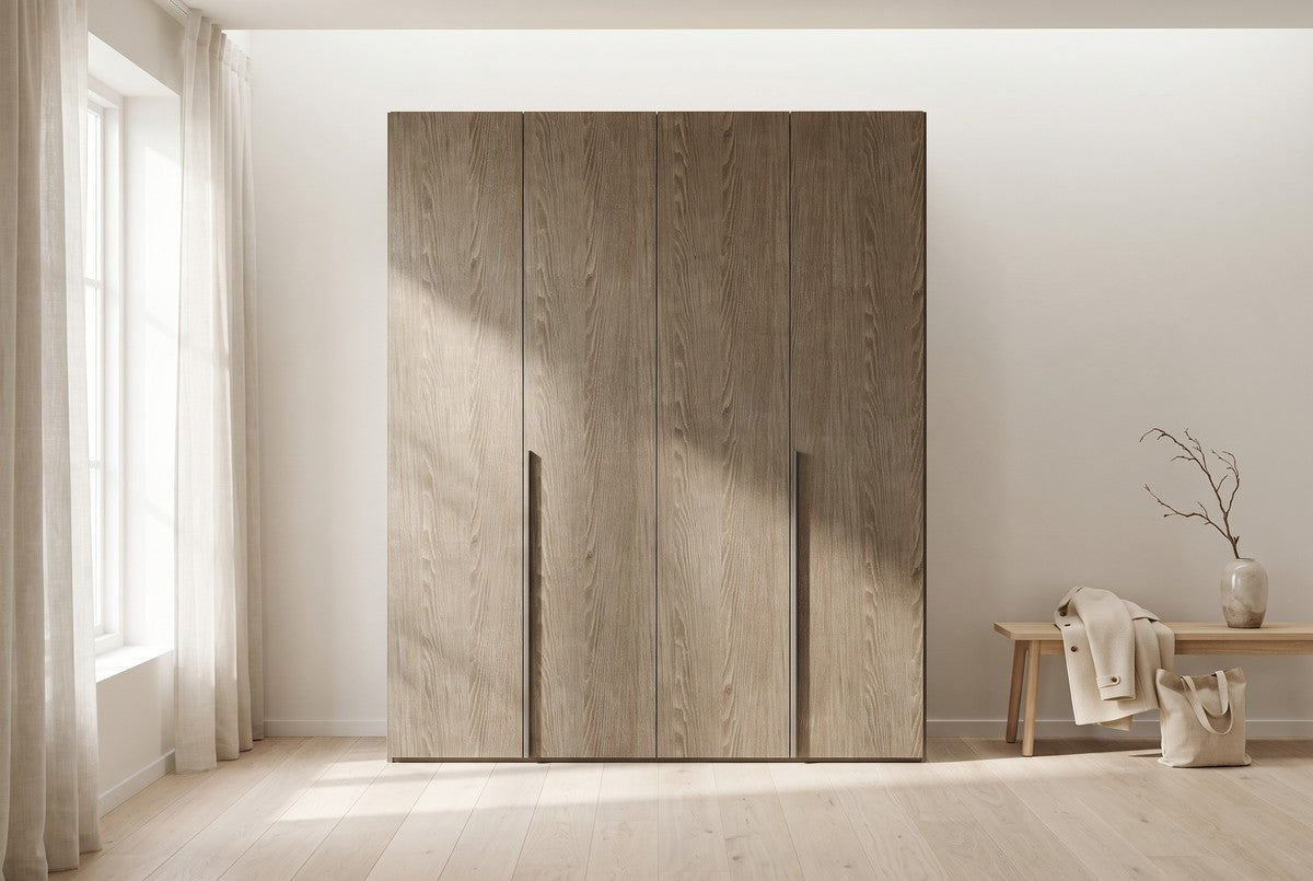 Libeccio-kledingkast in Fineer · Rovere Yuta in een lichte hal (AI-sfeerbeeld)
