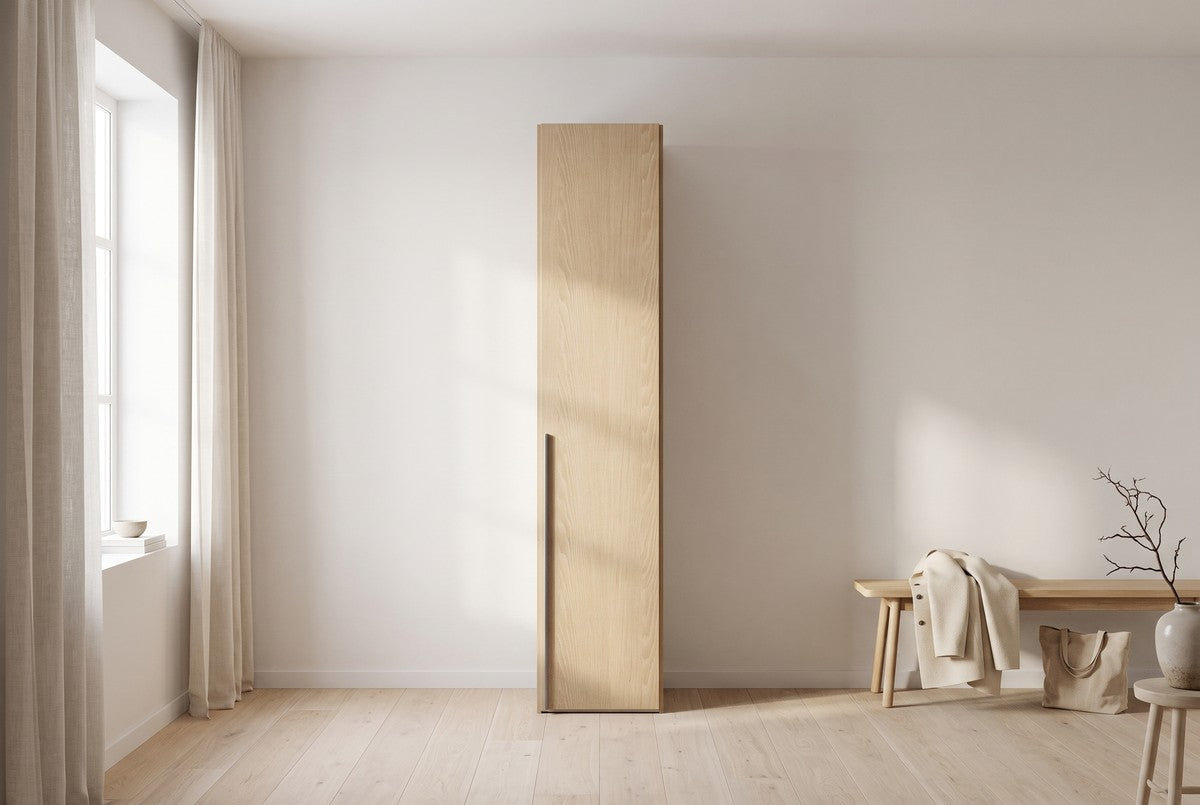 Libeccio-kledingkast in Fineer · Rovere Biondo in een lichte hal (AI-sfeerbeeld)