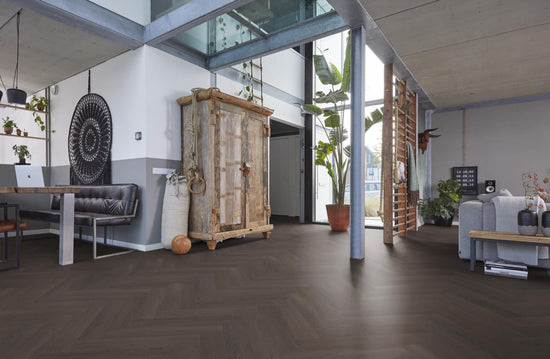 Herringbone plak PVC charcoal - Matteo studio B.V.